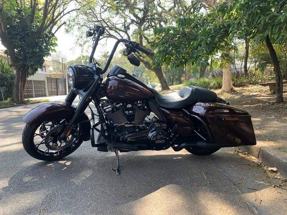 HARLEY-DAVIDSON ROAD KING SPECIAL 